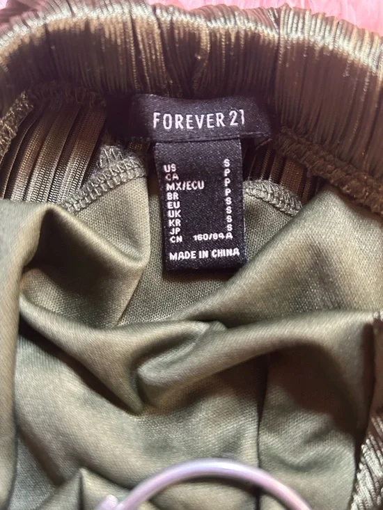 F21 Pleated Halter Slip Dress in Olive Green - Picture 4 of 4